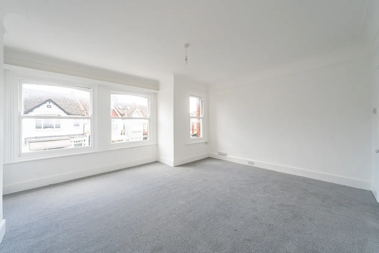 Replingham Road London SW18 photo 5