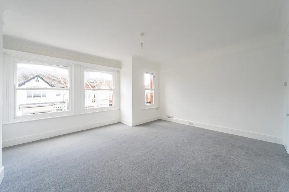 Replingham Road London SW18 photo 5