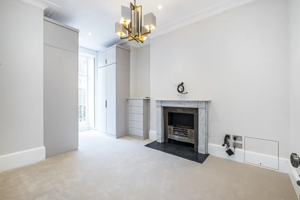 Brompton Square Knightsbridge SW3 photo 10