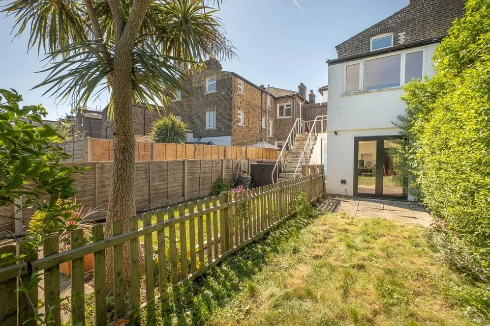 Byrne Road London SW12 photo 15