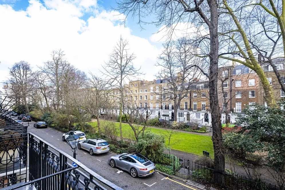 Brompton Square Knightsbridge SW3 photo 16