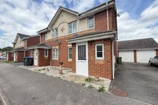 Viaduct Close, RUGBY