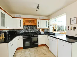 Elmers Road, Ockley, Dorking thumb 3