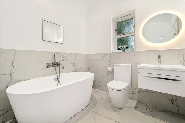 The Lawns, Bowdon, WA14 photo 15
