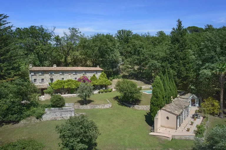 Châteauneuf-Grasse, 06740, France