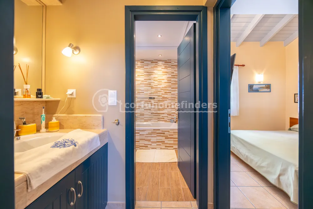 AKROGIALI APARTMENT, Barbati, Corfu