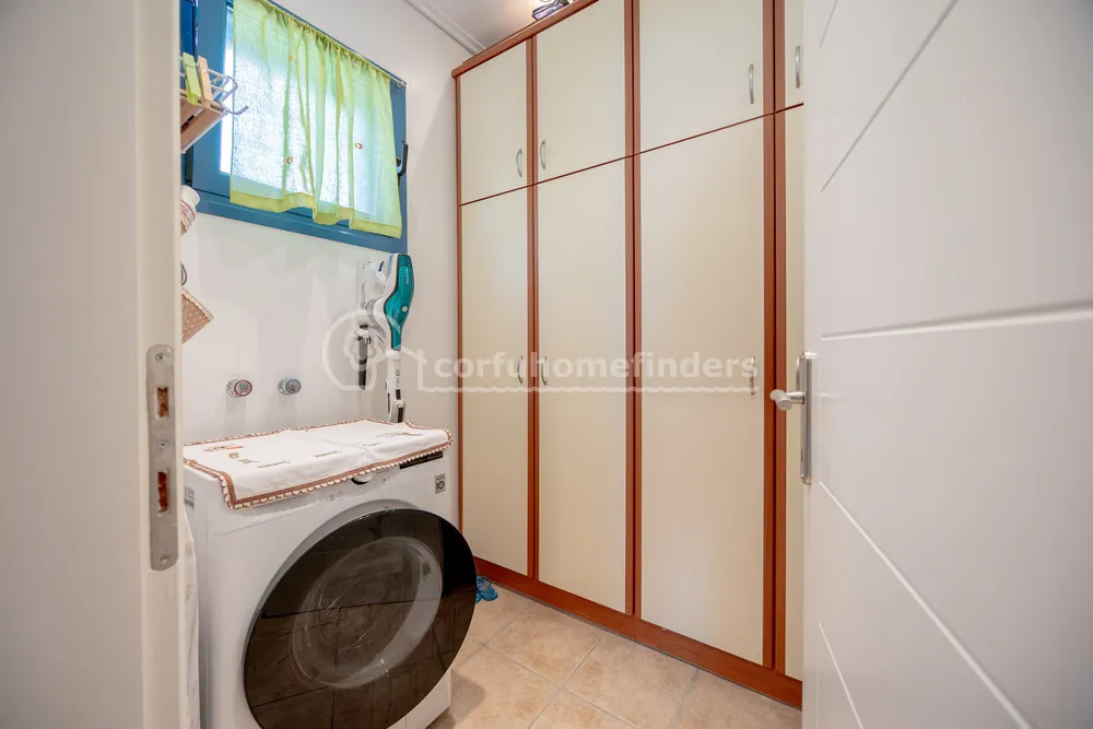 AKROGIALI APARTMENT, Barbati, Corfu