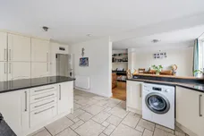 Whitehorse Drive, Epsom, KT18 photo 5