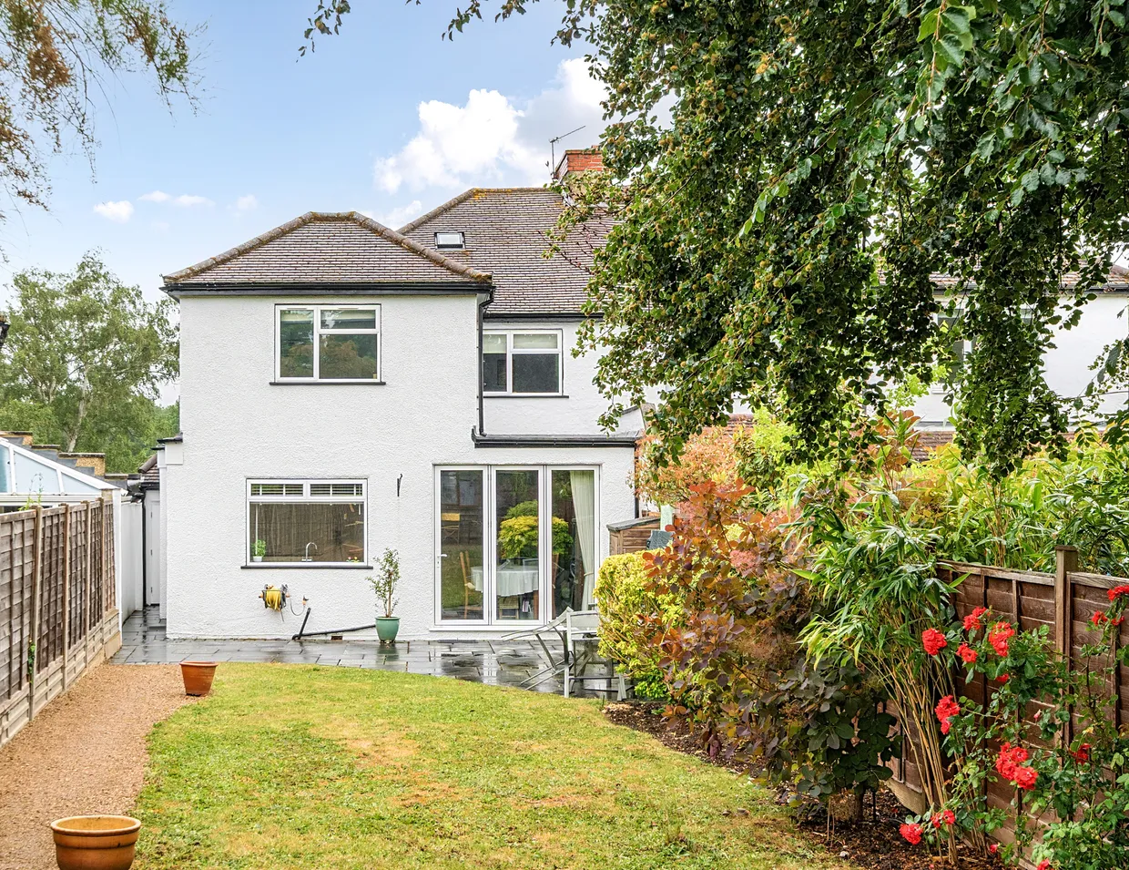Whitehorse Drive, Epsom, KT18 photo 11