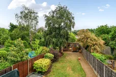 Whitehorse Drive, Epsom, KT18 photo 12