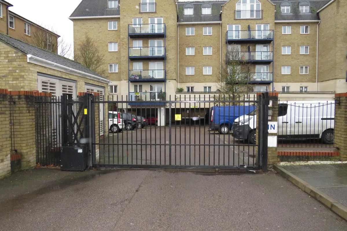 Taverners Way, HODDESDON