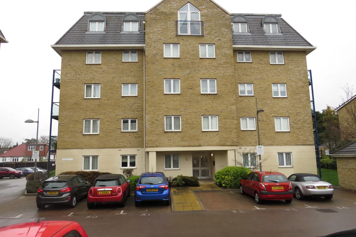 Taverners Way, HODDESDON