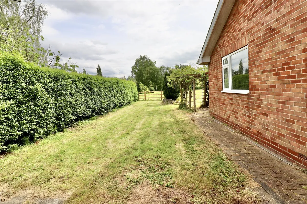 Campey Lane, Melbourne, York