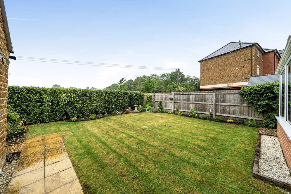 Vera Wood Close, Adderbury, OX17 photo 2