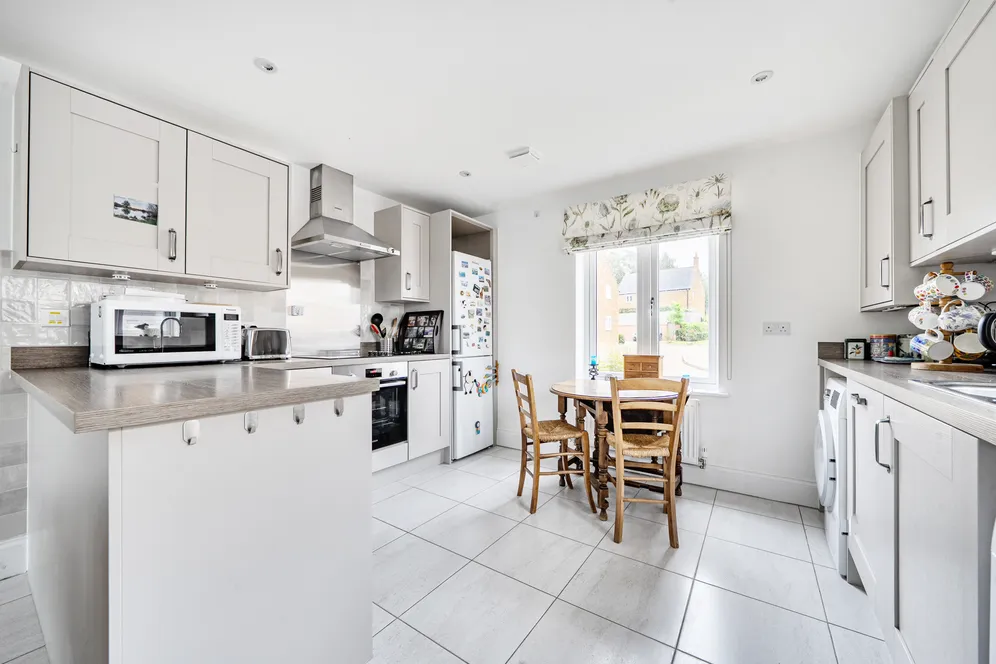 Vera Wood Close, Adderbury, OX17 photo 3