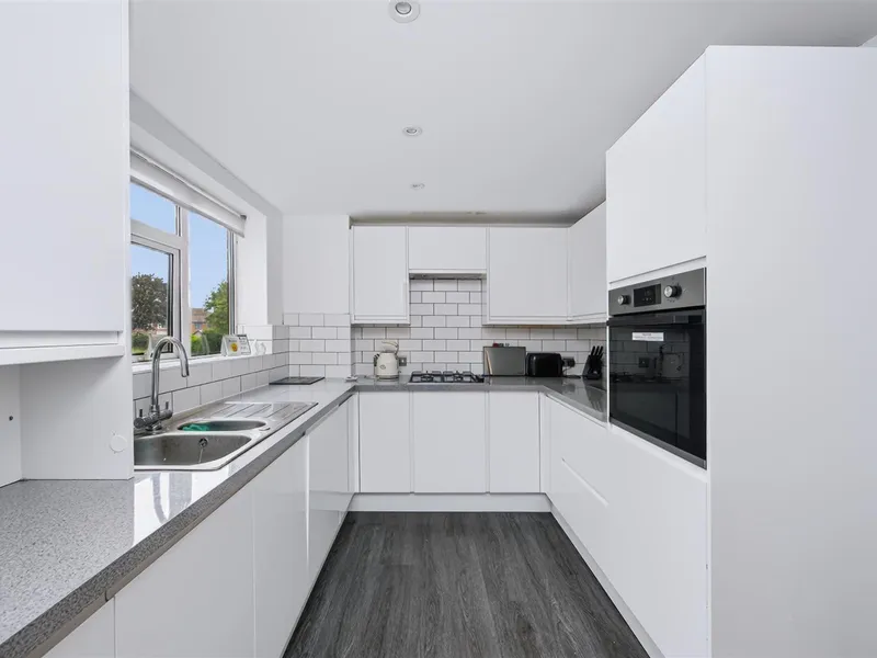 Property thumbnail 2 out of 3