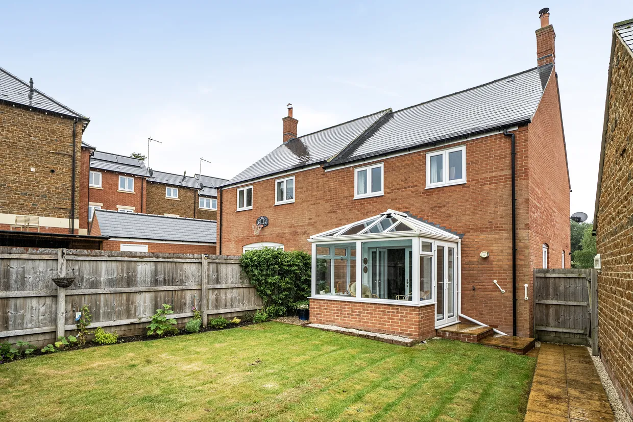 Vera Wood Close, Adderbury, OX17 photo 8