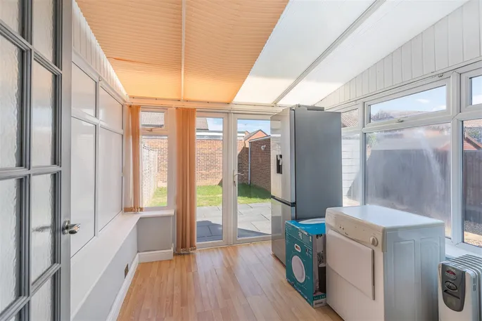 Property carousel image 10