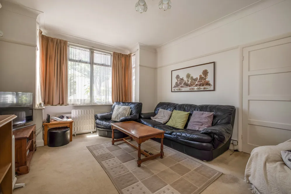 Church Avenue, London, SW14 photo 2