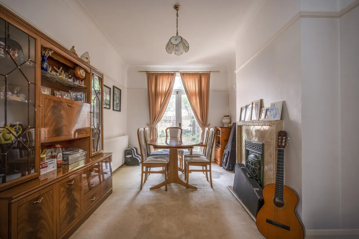 Church Avenue, London, SW14 photo 4