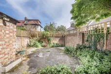 Church Avenue, London, SW14 photo 9