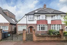 Holland Avenue London SW20 photo 1