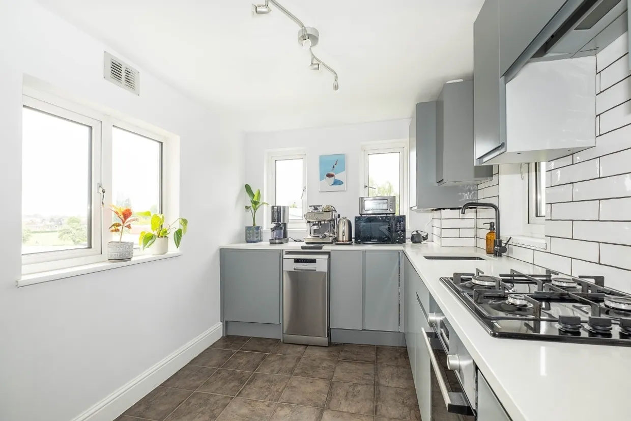Brathway Road London SW18 photo 3