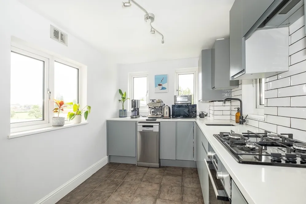 Brathway Road London SW18 photo 3