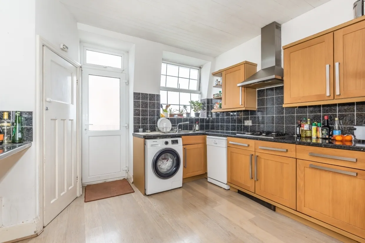 Sidmouth Road London NW2 photo 3