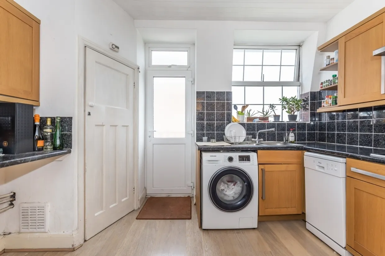 Sidmouth Road London NW2 photo 4