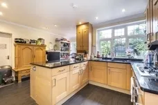Holland Avenue London SW20 photo 5