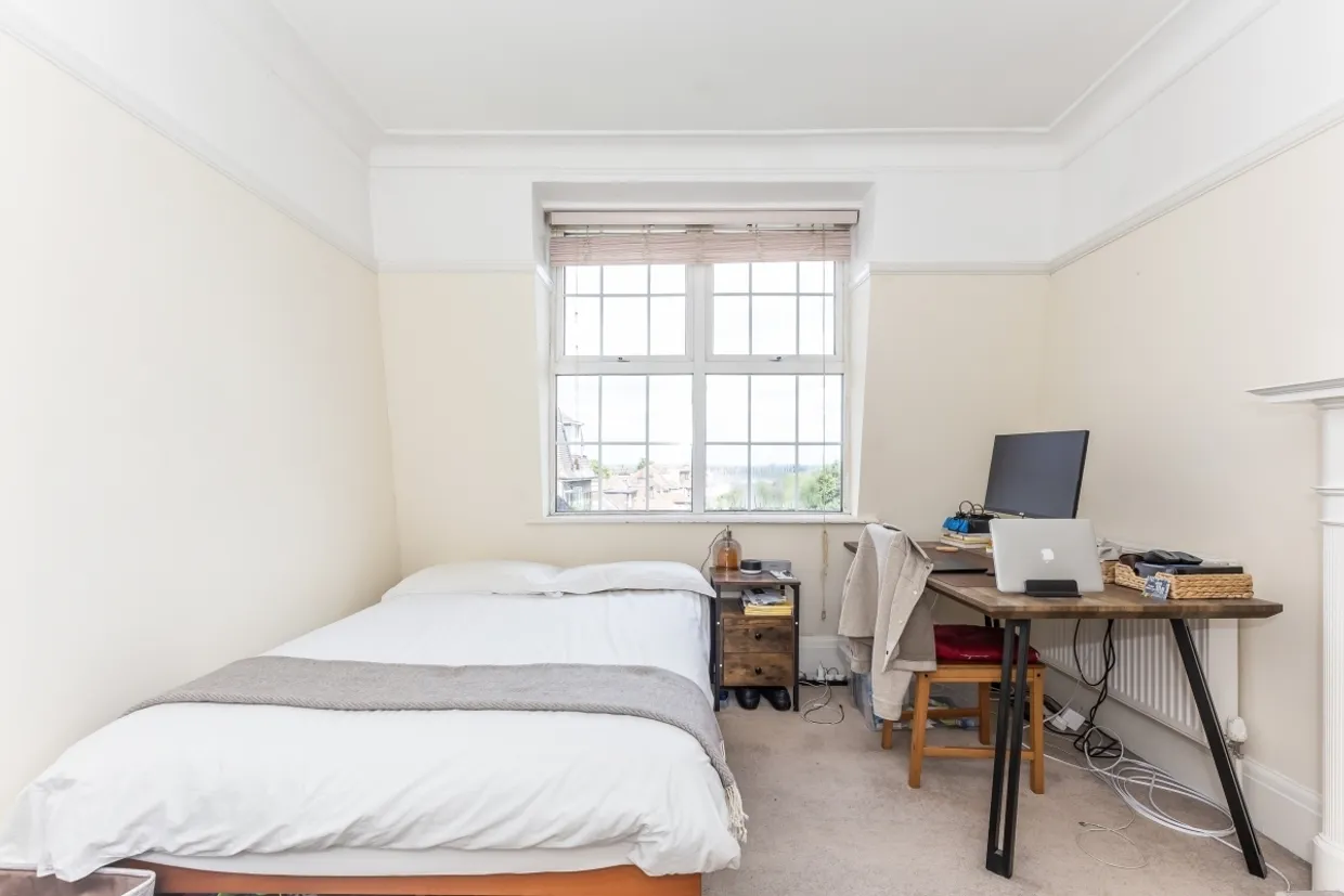 Sidmouth Road London NW2 photo 12