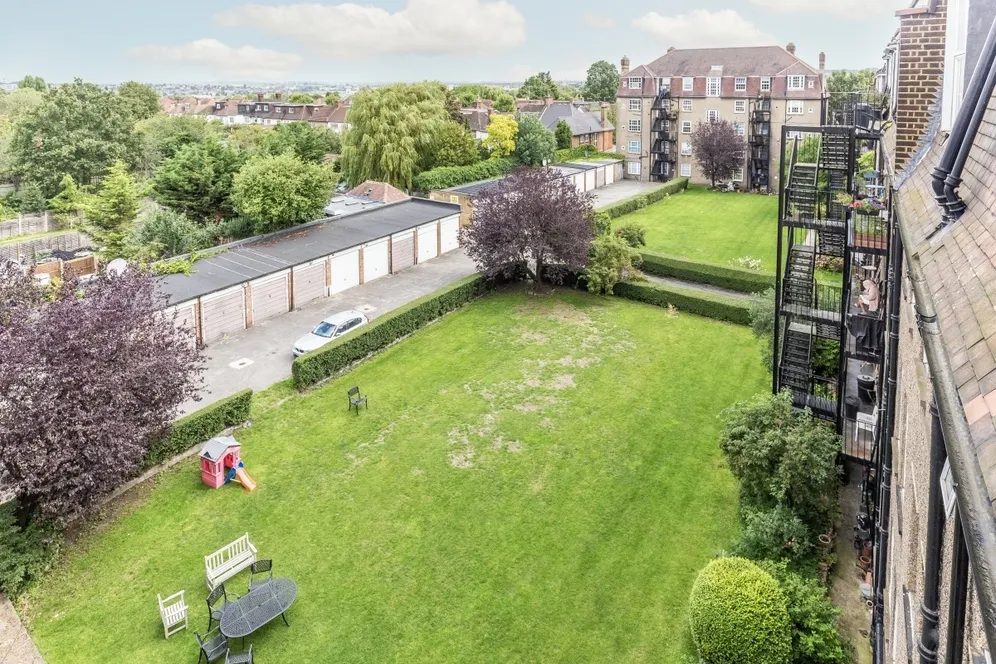 Sidmouth Road London NW2 photo 14