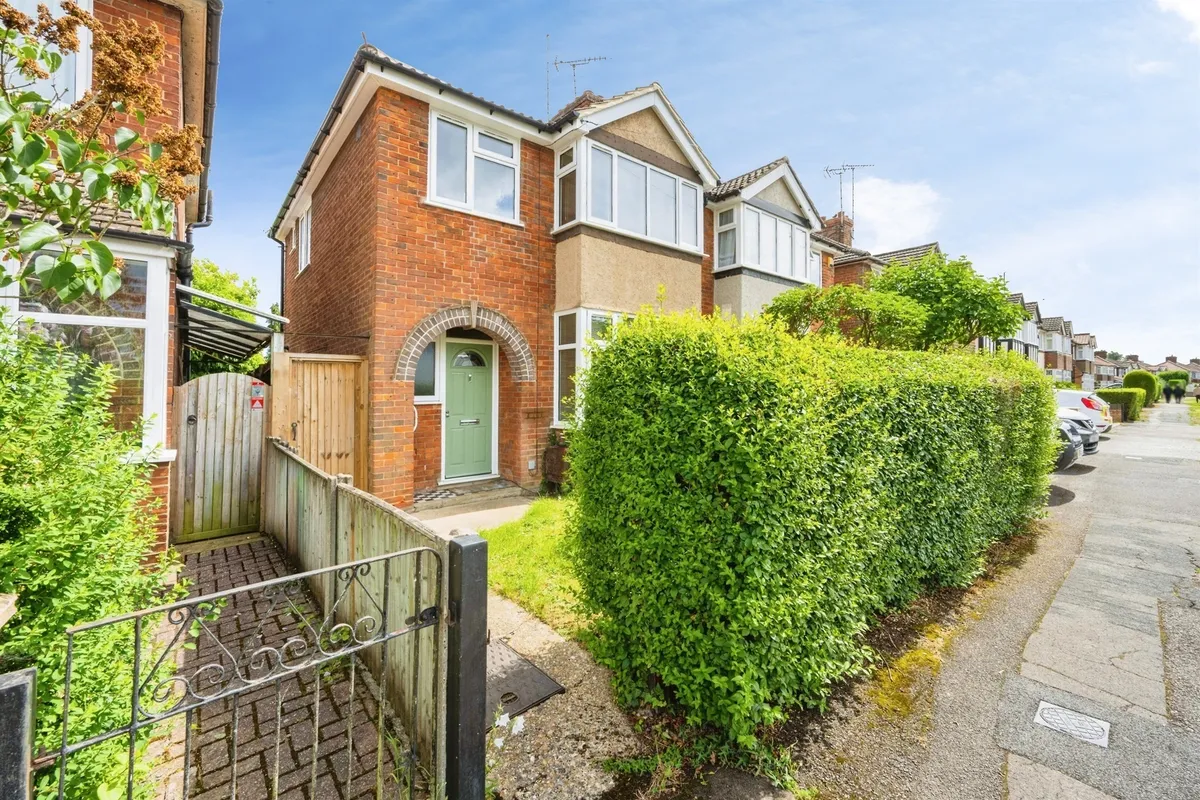 Walton Way, Aylesbury