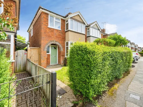 Walton Way, Aylesburyphoto
