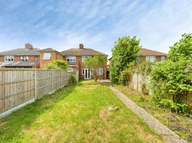 Walton Way, Aylesbury thumb 3