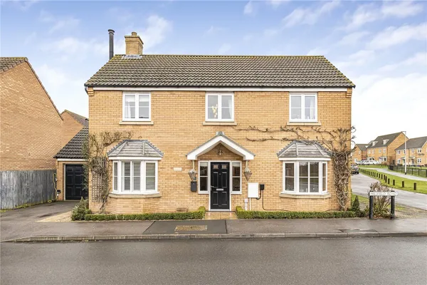 Hillfield Road, Oundle, PE8 photo 1