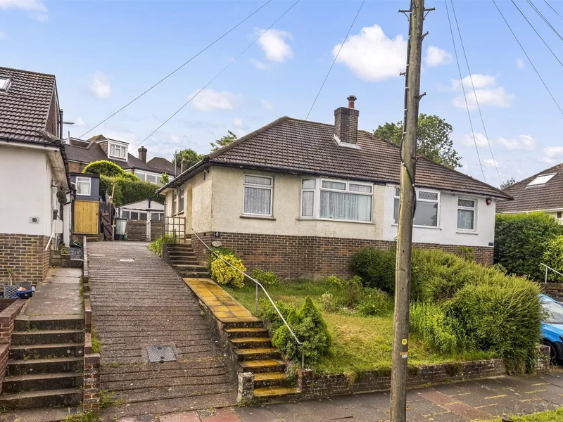 Property thumbnail 1 out of 3