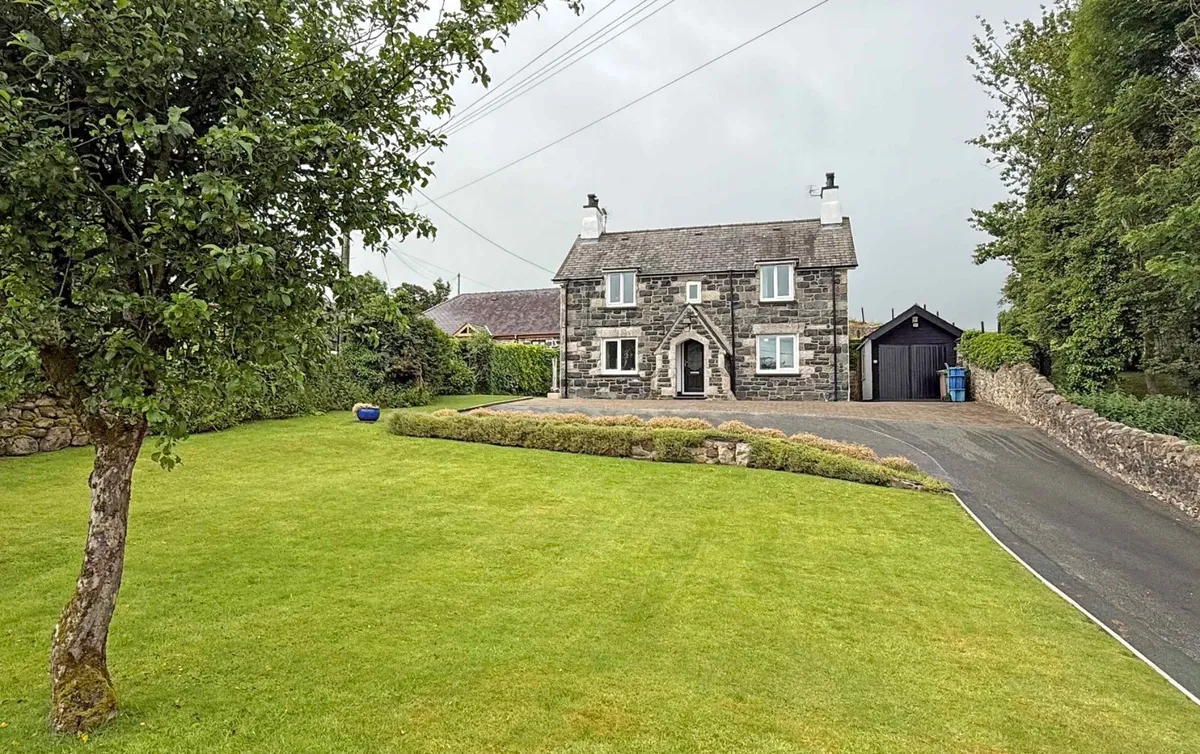 Bangor, Gwynedd, LL57