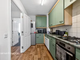 Silver Birch Close, London thumb 2