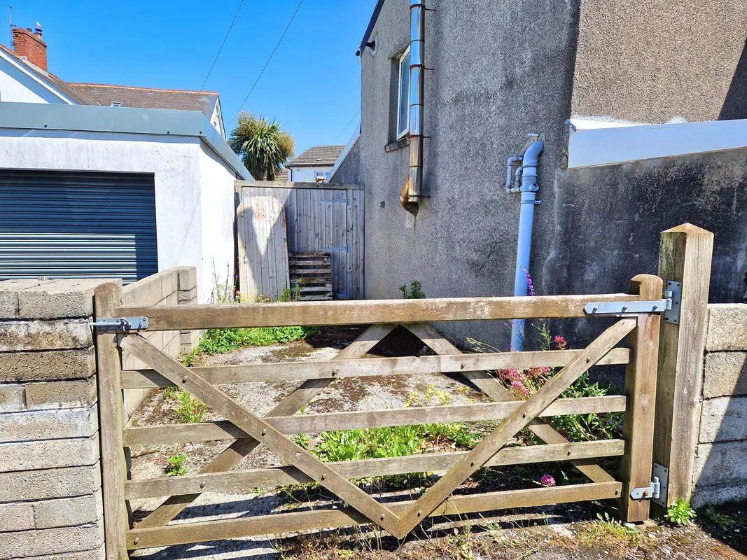 SOUTH ROAD, PORTHCAWL, CF36 3DH