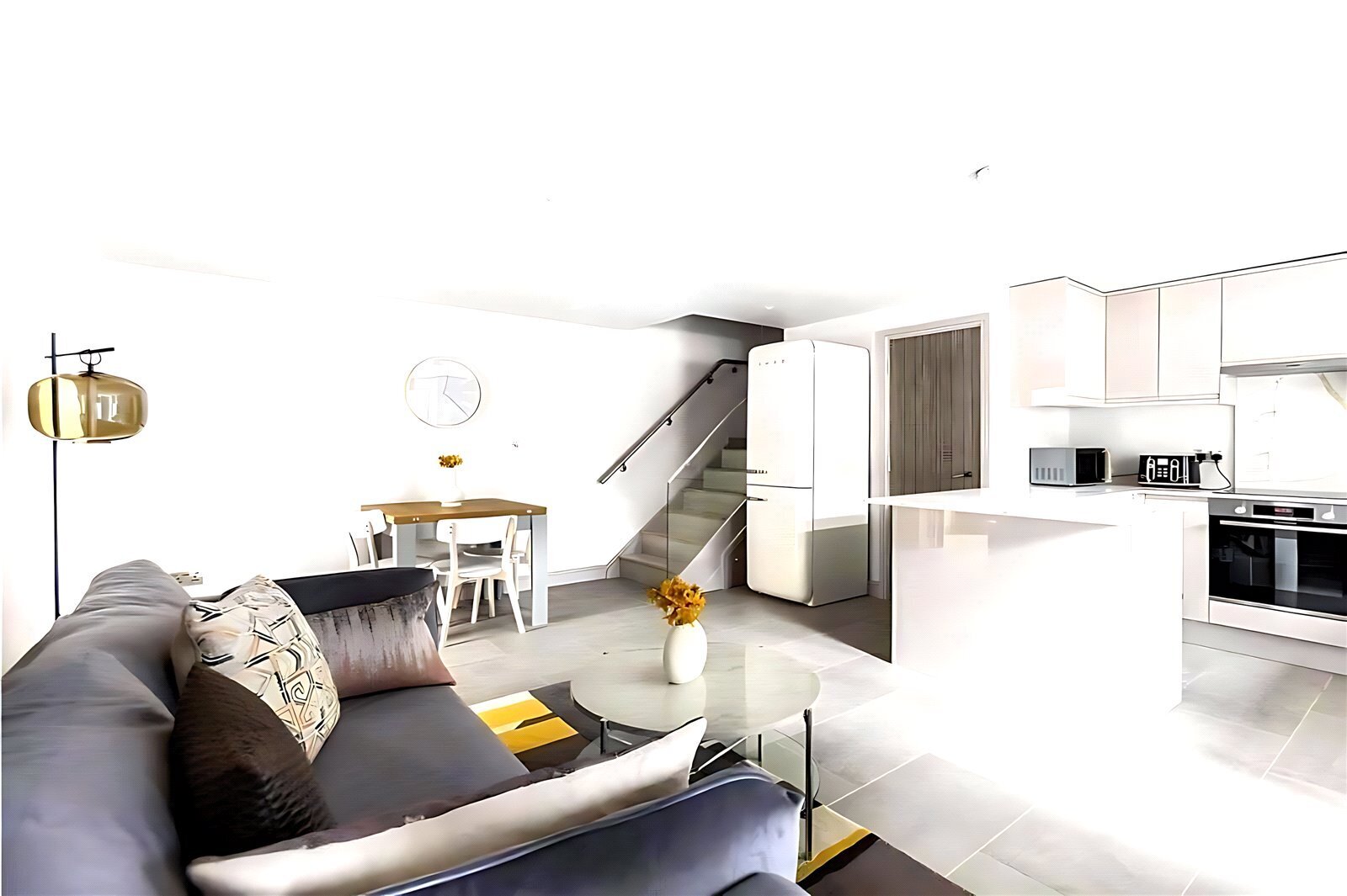 Friars Mead, London, E14 Image 1