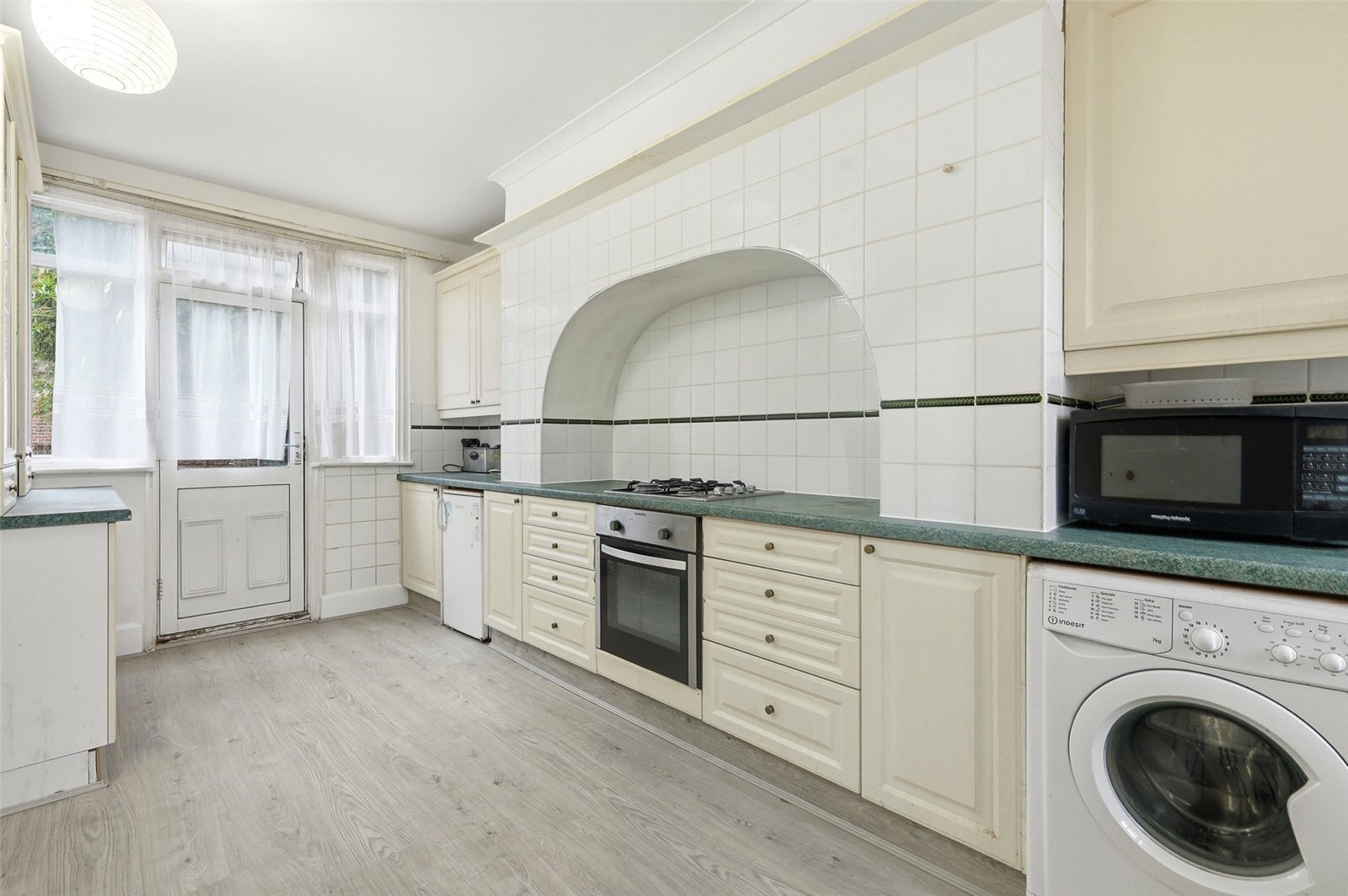 Malam Gardens, London, E14 Image 1