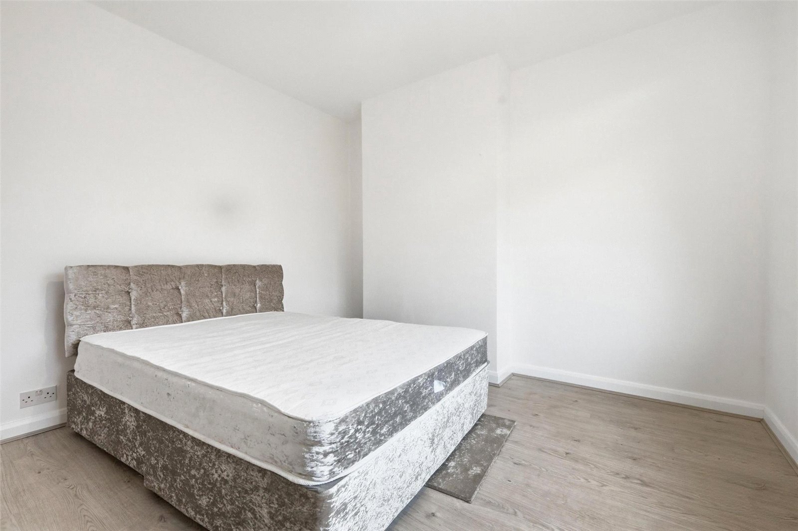 Malam Gardens, London, E14 Image 5