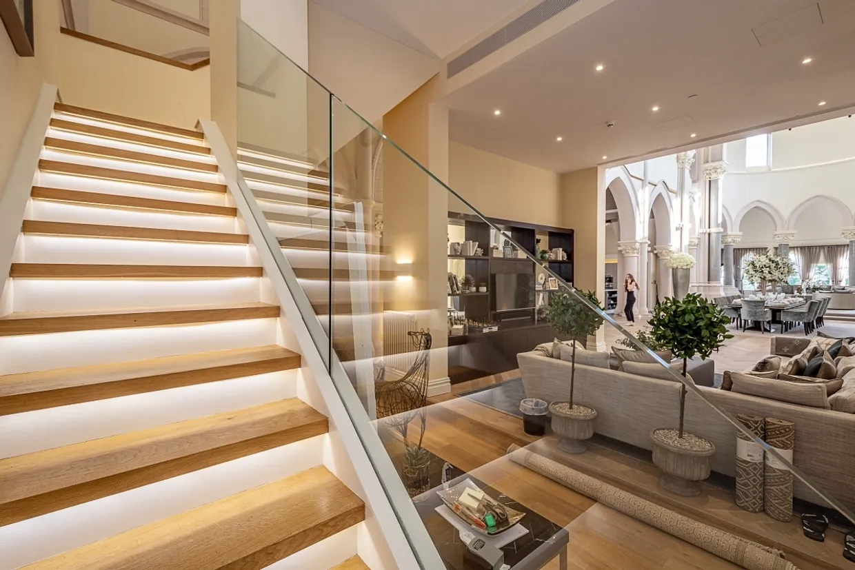 Holborn Close London NW7 photo 8