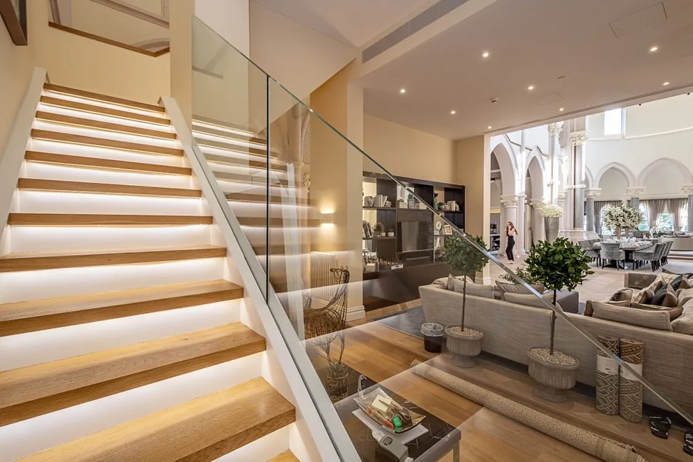 Holborn Close London NW7 photo 8