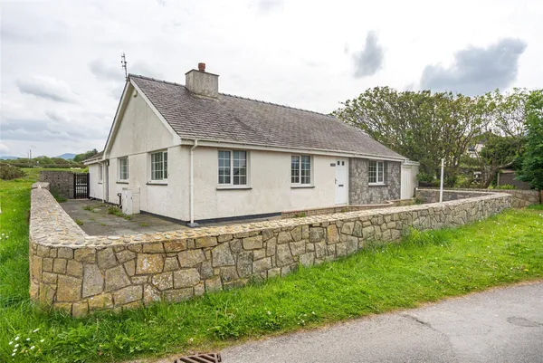 Aberdesach, Caernarfon, Gwynedd, LL54