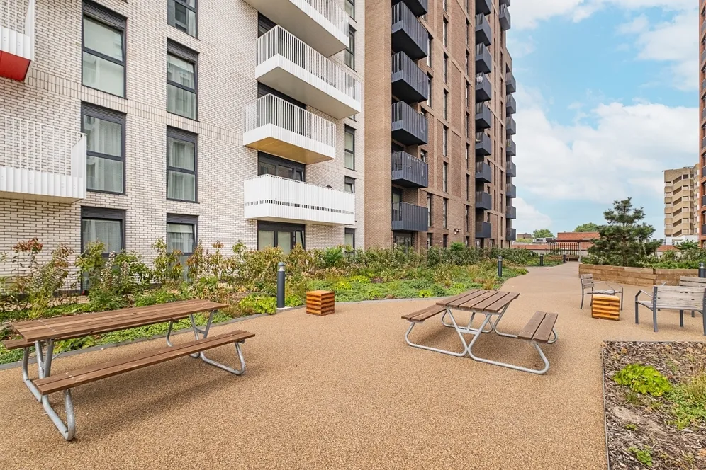 Garden Boulevard Maidenhead SL6 photo 10