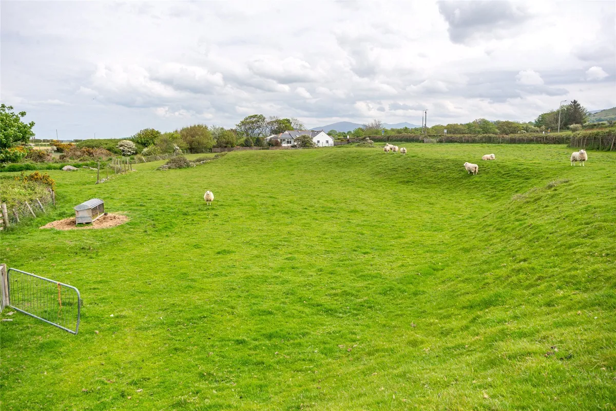 Aberdesach, Caernarfon, Gwynedd, LL54