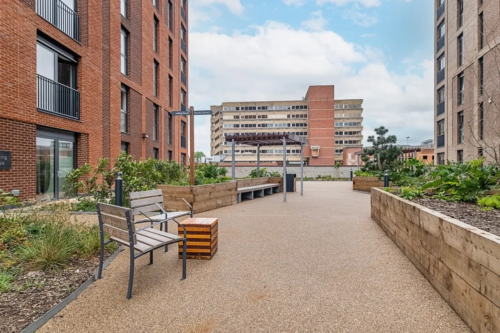 Garden Boulevard Maidenhead SL6 photo 20